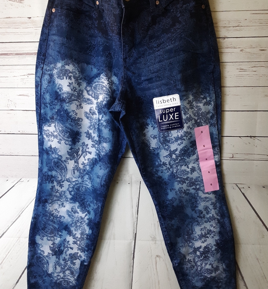 Bandolino Libeth Curvy Crop Paisley Print Jeans